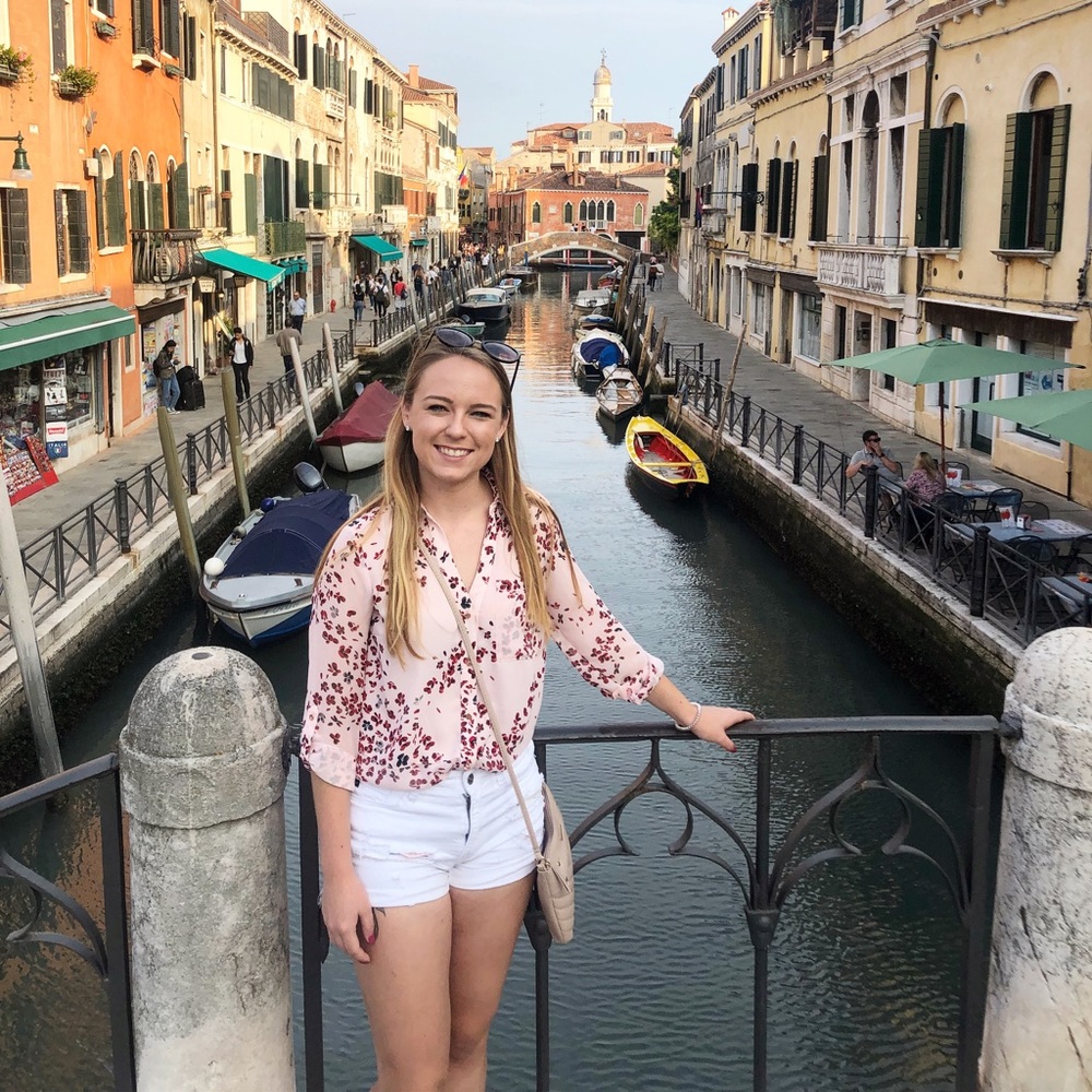 Meet your Posher, Sarah